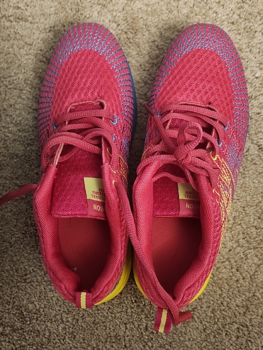Women's Lightweight Mesh Athletic Sneakers - Red